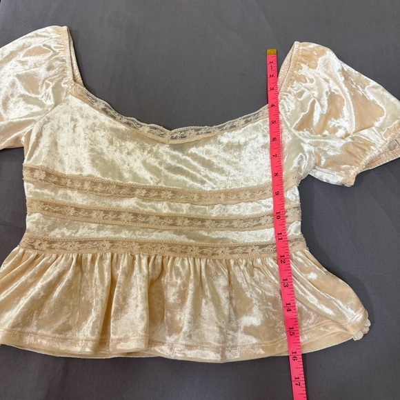 Forever 21 top women small crushed velvet lace cutout puff sleeve cream - Picture 7 of 8